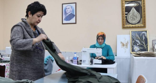 I?DIR VE ADANA'DA USTA ?RET?C? VE KURS?YERLER DEPREMZEDELER ??N KIYAFET D?K?YOR