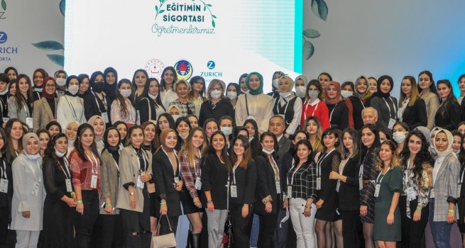 KY OKULLARINDA GREVE BA?LAYAN 650 KADIN ?RETMEN, MESLEK? AIDAN DESTEKLEND?