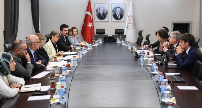 MEB BAKAN YARDIMCILARI, OECD HEYET?YLE B?R ARAYA GELD?