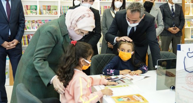 MEB, OKUL KTPHANELER?NDEK? K?TAP SAYISINI 100 M?LYONA IKARIYOR