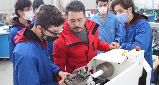 MESLEK L?SES?NDE, G�NE? ENERJ?S?YLE �ALI?AN KOMPOST MAK?NES? GEL??T?R?LD?