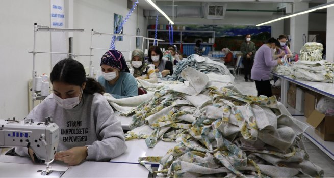 MESLEK L?SES?NDE �RET?LEN MASKE VE BEZ �ANTALAR, 10 �LKEYE ?HRA� ED?L?YOR