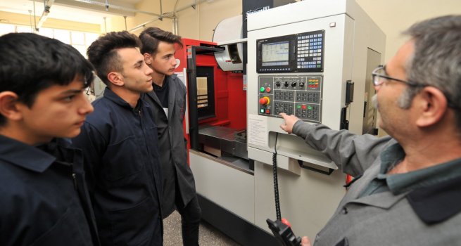 MESLEK? E??T?M MERKEZLER?NDE ?RENC? SAYISI, 3 AYDA YZDE 158 ARTTI