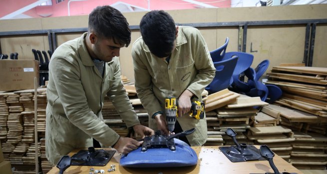 MU?'TA MESLEK L?SES? �?RENC?LER?, 177 OKULA K�T�PHANE YAPTI