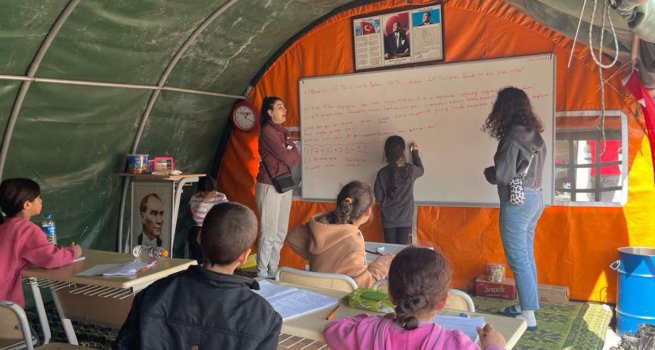 ?RENC?LER, MEHMET?K OKULLARINDA GNDZ E??T?M ALIYOR, AK?AM F?LM ?ZL?YOR