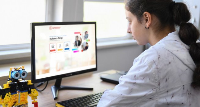 ?RENC?/?RETMEN DESTEK S?STEM?, B?R AYDA 15 M?LYONU A?KIN KULLANICI SAYISINA ULA?TI