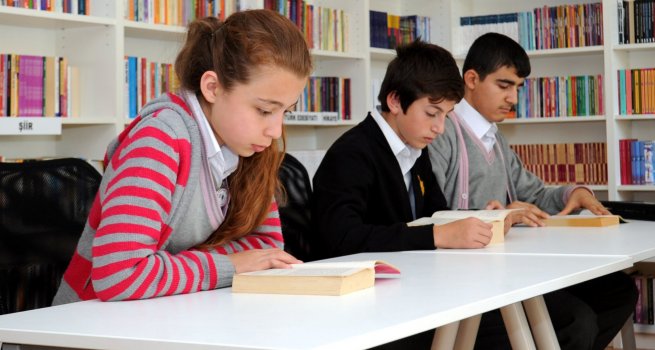 OKUL K�T�PHANELER?NDEK? K?TAP SAYISI 4 AYDA 50 M?LYONA ULA?TI