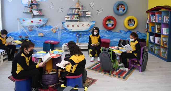 OKUL K�T�PHANELER?NDEK? K?TAP SAYISI, 5 AYDA Y�ZDE 100 ARTTI