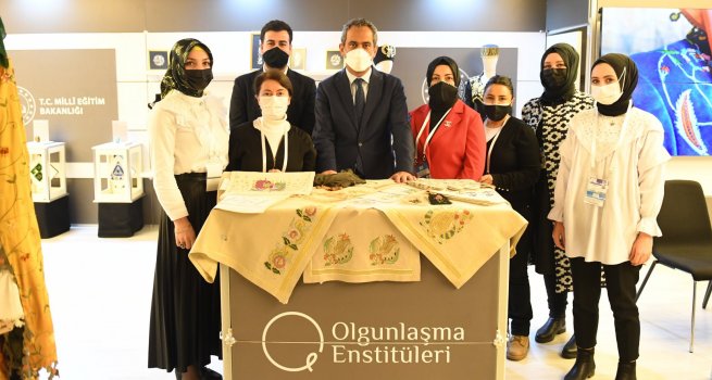 OLGUNLA?MA ENST?T�LER?NDEN REKOR TASARIM TESC?L?