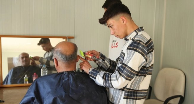 OSMAN?YE'DE GNLL USTA ?RET?C? VE ?RENC?LER DEPREMZEDELERE KUAFRLK H?ZMET? VER?YOR