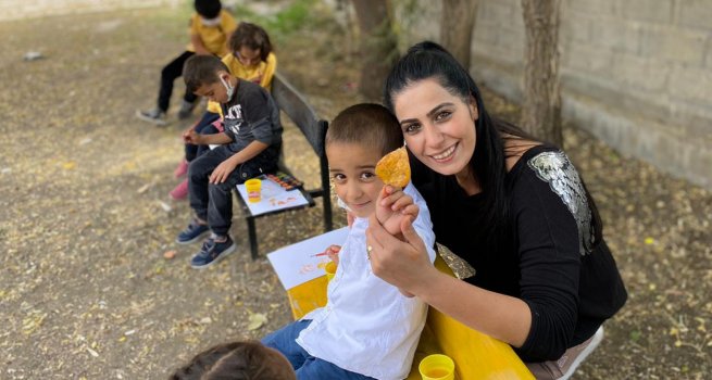 ZLEM ?RETMEN, A?RI'NIN DE??RMENOLU?U KYNDEK? M?N?K YILDIZLARI KE?FED?YOR