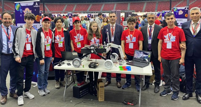 "TEKNOFEST AZERBAYCAN"DA TRK ?RENC?LER?N PROJELER?NE YO?UN ?LG?