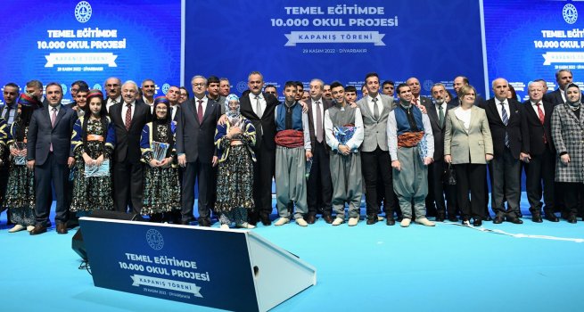 "TEMEL E??T?MDE 10 B?N OKUL PROJES?" TAMAMLANDI