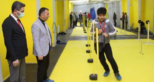 SANALDA DE??L SPOR SALONUNDA BULU?UYORUZ