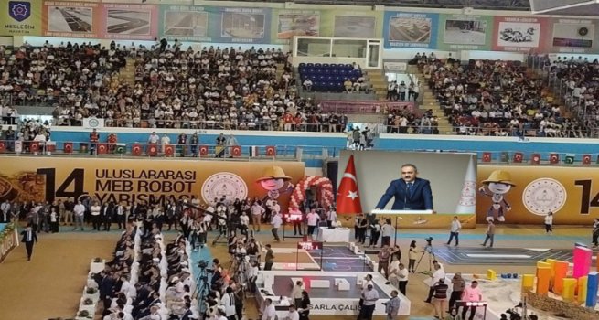 TAR?H?N SIFIR NOKTASINDA ULUSLARARASI MEB ROBOT YARI?MASI