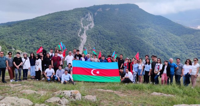 TÜRKİYE VE AZERBAYCAN ARASINDAKİ KARDEŞLİK KÖPRÜSÜ, ÖĞRENCİLERİN KARŞILIKLI ZİYARETLERİYLE DAHA DA GÜÇLENİYOR