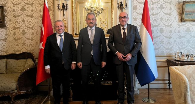 TRK?YE VE HOLLANDA ?? B?RL???NDE TARIM SEKTRNDE AR-GE MERKEZ? KURULMASI KONUSU ELE ALINDI