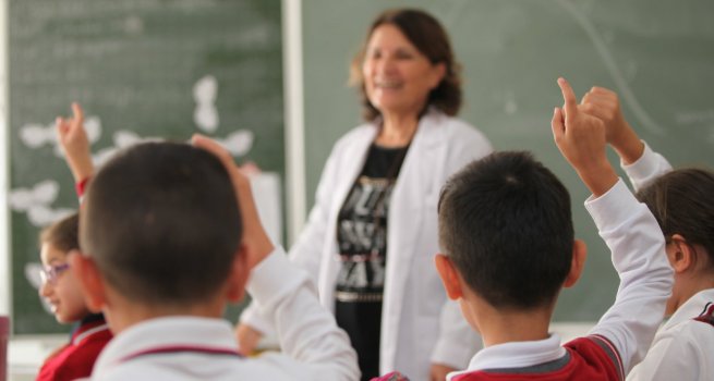 UZMAN VE BA??RETMENL?K E??T?M PROGRAMI ??N BA?VURULAR BA?LADI