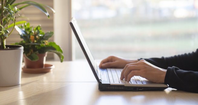 UZMAN VE BA??RETMENL?K SINAVI'NA BA?VURAN ?RETMENLER, MAZERETLER? NEDEN?YLE SINAV MERKEZ? DE????KL??? TALEB?NDE BULUNAB?LECEK